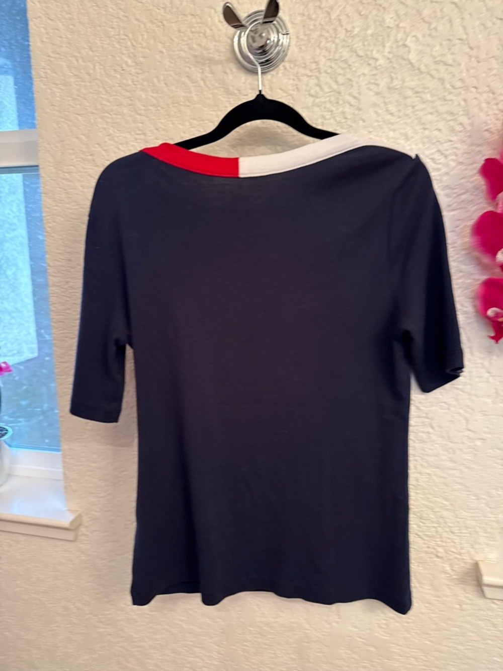 Tommy Hilfiger Navy Short-Sleeve Tee with Red & White Crew Neck Medium 💯% Cotton - Picture 15 of 16